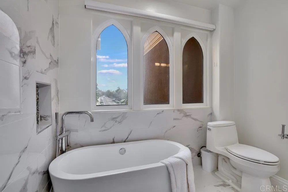 https://cdn.realtyfeed.com/cdn/127/305810309/63af991be53e97cf8ce752294bc39a13.webp
