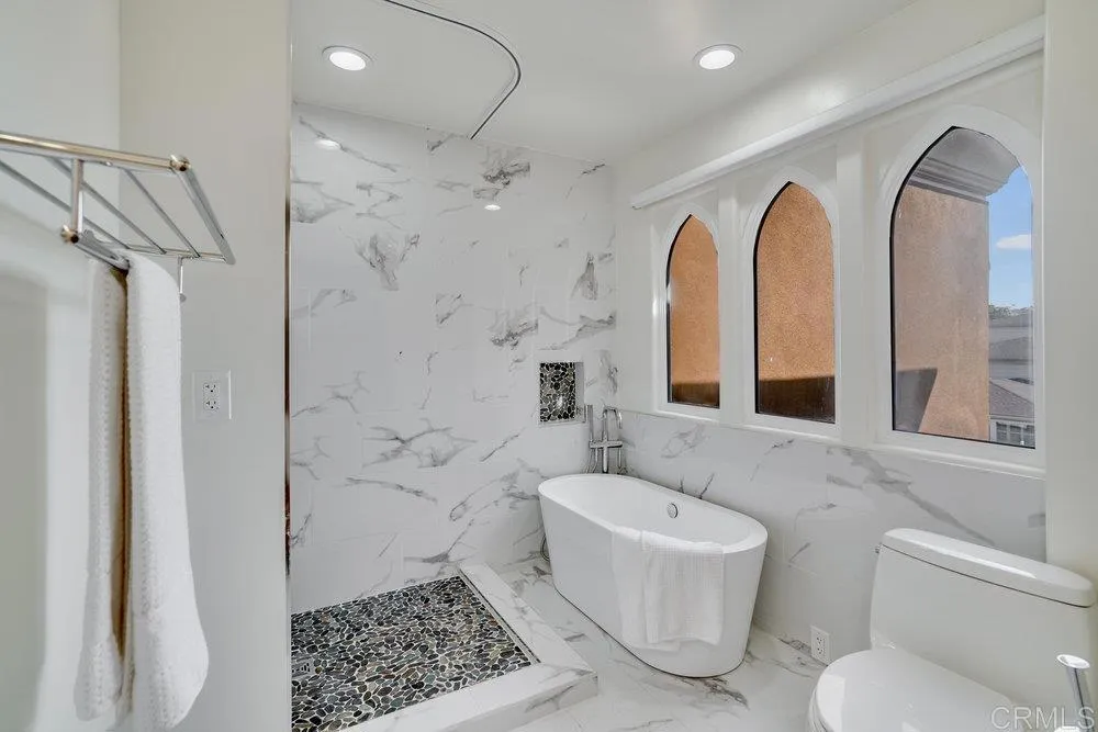 https://cdn.realtyfeed.com/cdn/127/305810309/840d5c3445694b6acee388be0797f206.webp