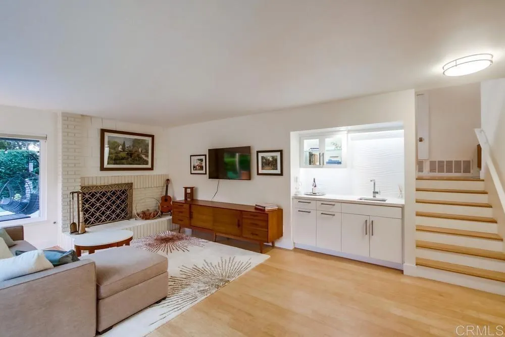 https://cdn.realtyfeed.com/cdn/127/305810489/25e53eaf726ca2e81a7a8fe4b2d638eb.webp