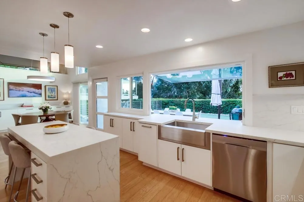 https://cdn.realtyfeed.com/cdn/127/305810489/8c9fd4ff6a466db5ce7b3ebf136bb85e.webp