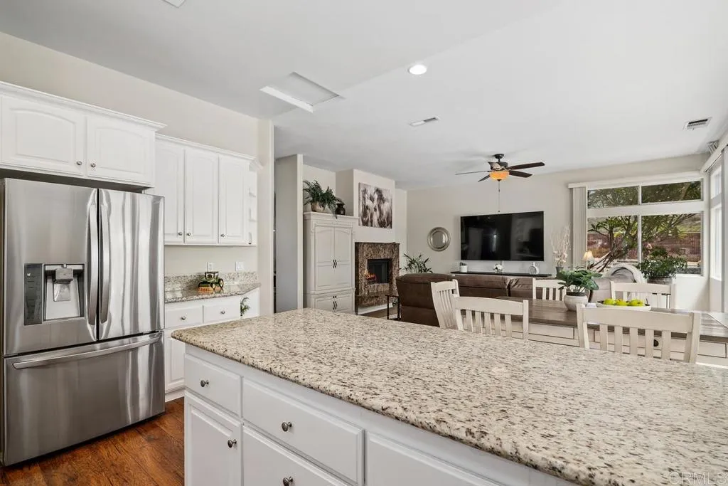 https://cdn.realtyfeed.com/cdn/127/305810635/10cf4389c73423268c80f21c1ede58c7.webp
