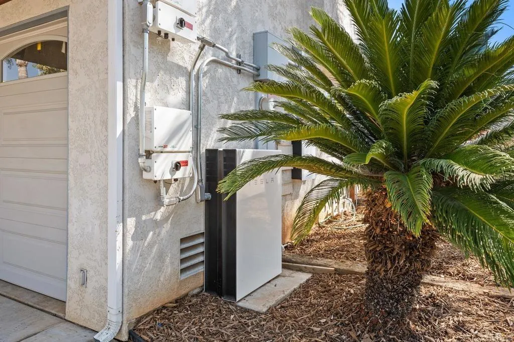https://cdn.realtyfeed.com/cdn/127/305810635/2722c62ff86561af39da48cb3a92da1d.webp