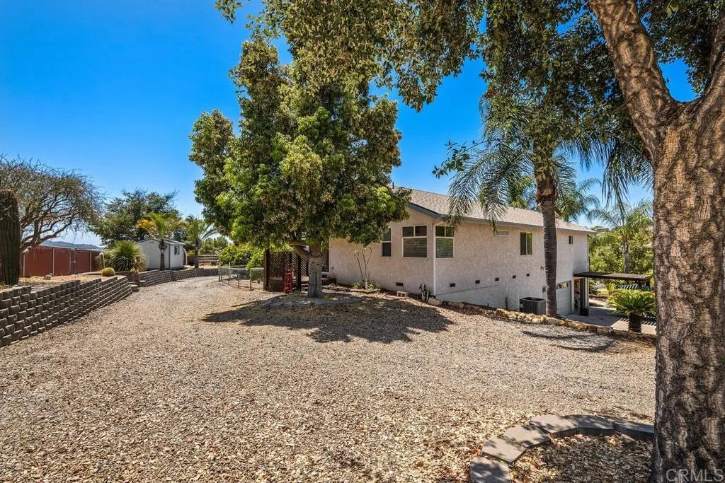https://cdn.realtyfeed.com/cdn/127/305810635/31b474e37bf7fdd4b03cf2e3075024eb.webp