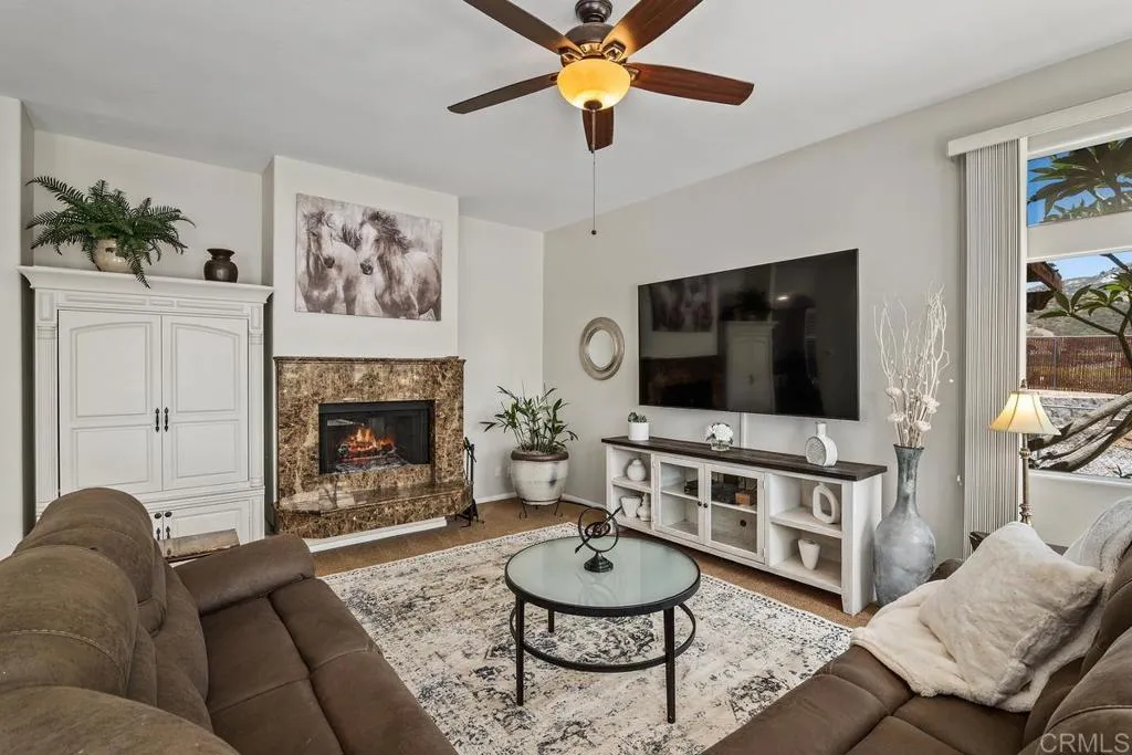 https://cdn.realtyfeed.com/cdn/127/305810635/4447e94c58c56e17ebbf126ad945b78f.webp