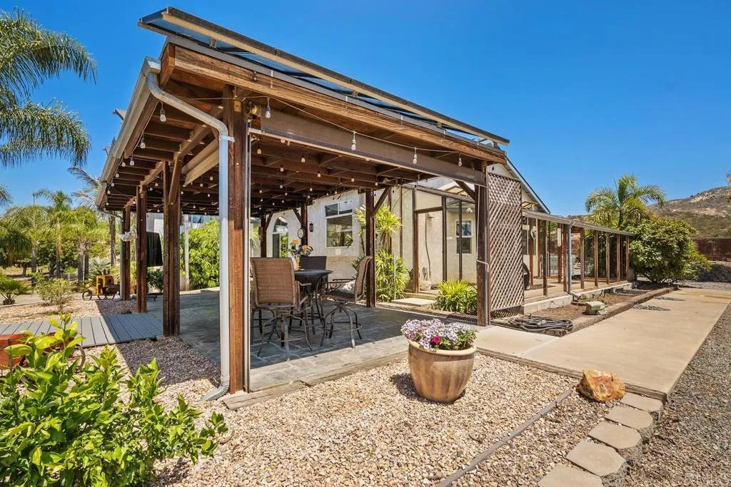 https://cdn.realtyfeed.com/cdn/127/305810635/4815664f19ab8c5d5bf6b24184aeb4bb.webp
