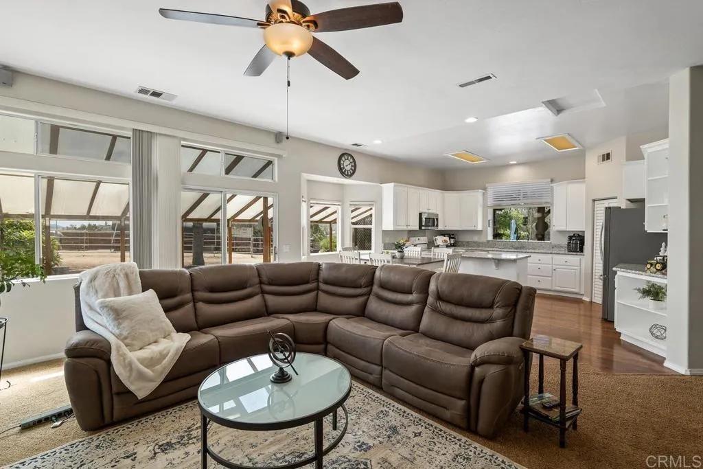 https://cdn.realtyfeed.com/cdn/127/305810635/5754b6868c96c00811c0643223f46a6d.webp