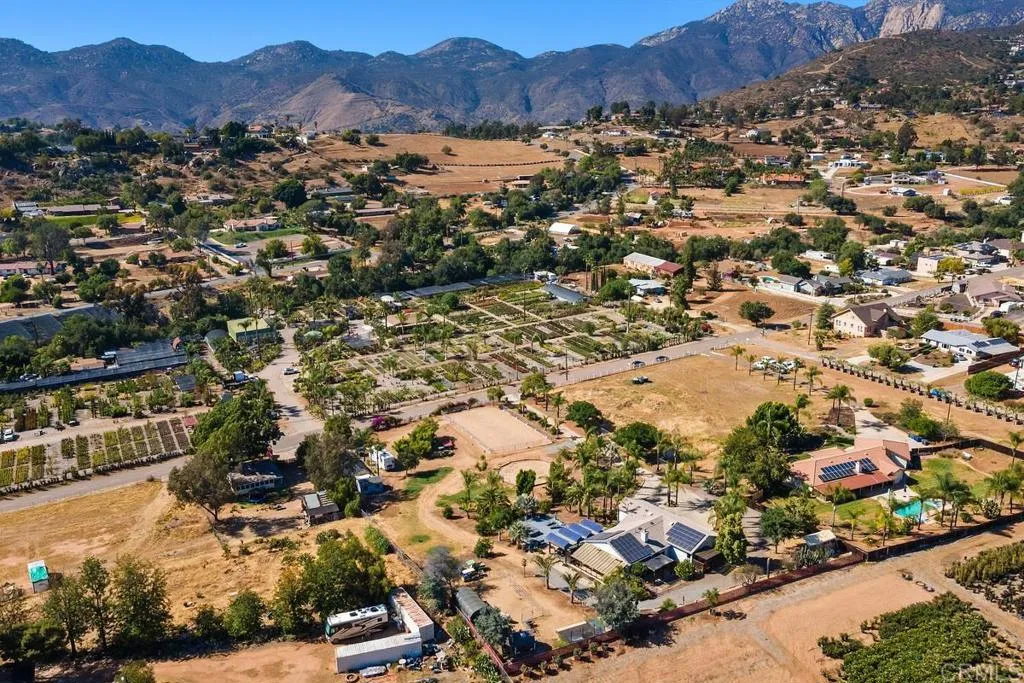 https://cdn.realtyfeed.com/cdn/127/305810635/9aec12aa6f4505231b2e7512fb00cd88.webp