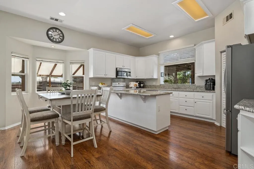 https://cdn.realtyfeed.com/cdn/127/305810635/9db96eb203804b99806308b4856232c2.webp