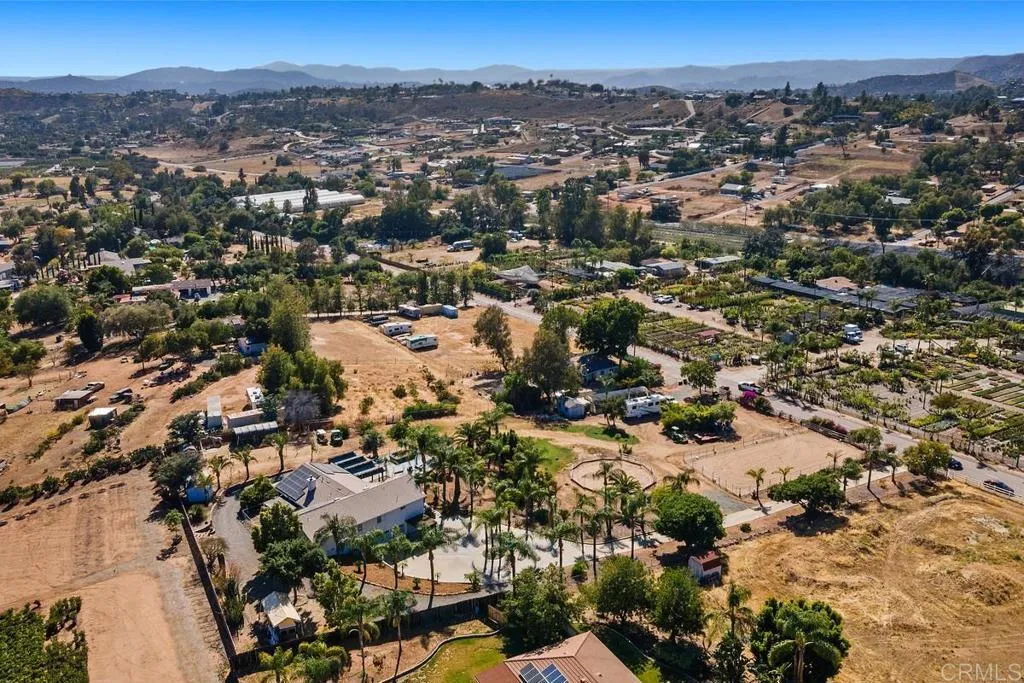 https://cdn.realtyfeed.com/cdn/127/305810635/a76714e1859dbbedadcd40148e9fd217.webp