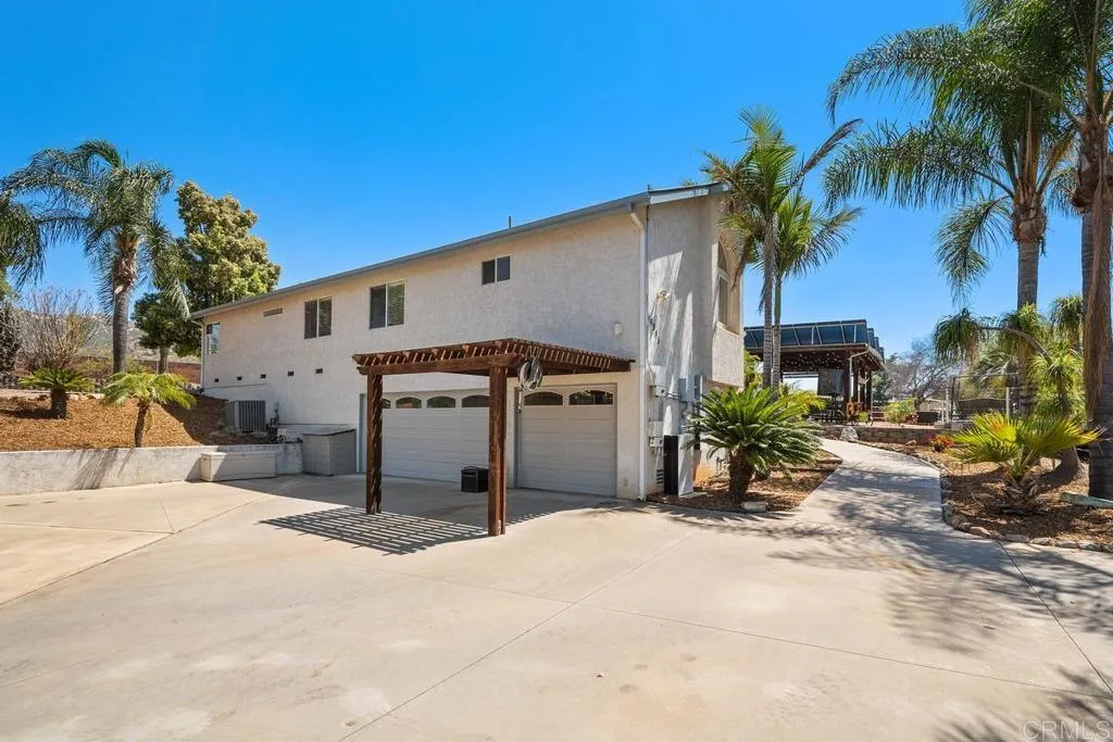 https://cdn.realtyfeed.com/cdn/127/305810635/bd47d0d0f29368015883f816ee75cf4b.webp