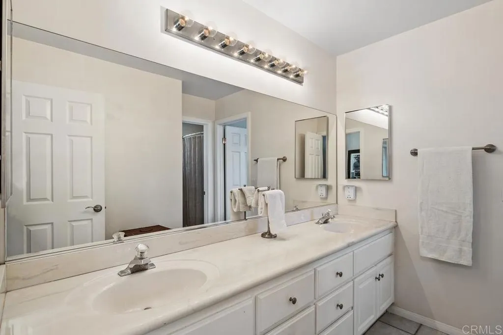 https://cdn.realtyfeed.com/cdn/127/305810635/e75cedf99ae039d8308c932d9accd727.webp