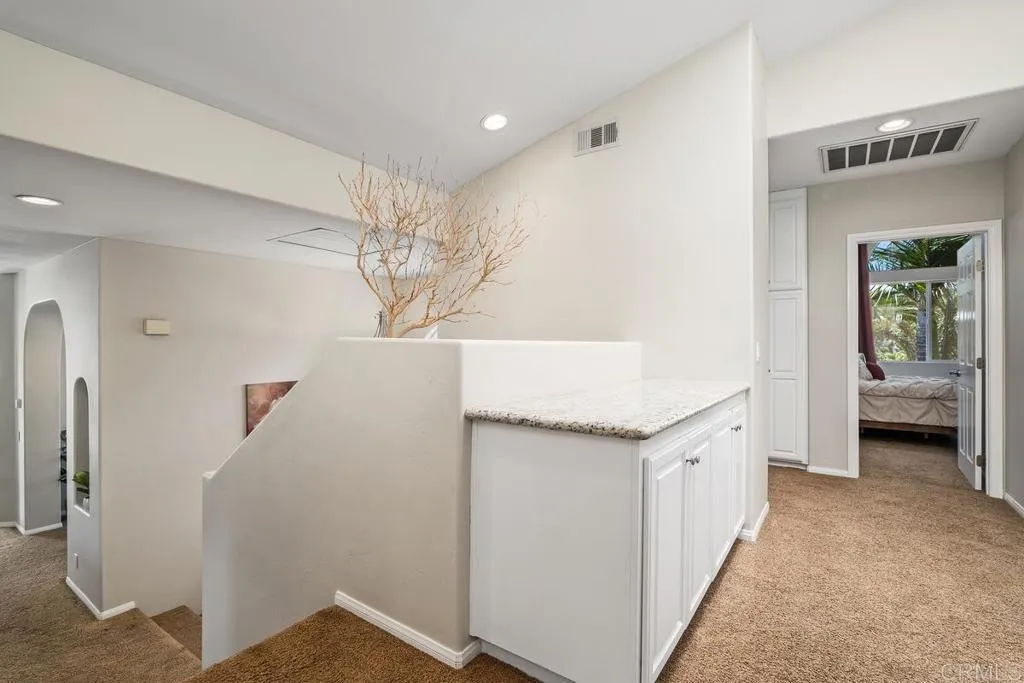 https://cdn.realtyfeed.com/cdn/127/305810635/ef15a7d9cf4158a497cc350b65e5cfc6.webp