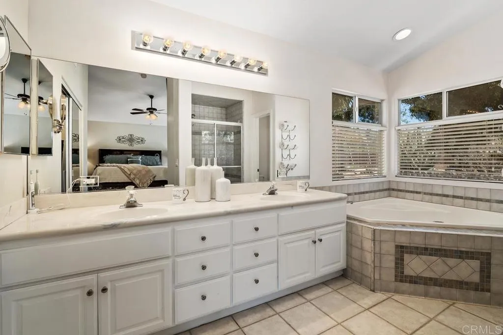 https://cdn.realtyfeed.com/cdn/127/305810635/f9ea287ab18bfaefe5dee1afbfcb4848.webp