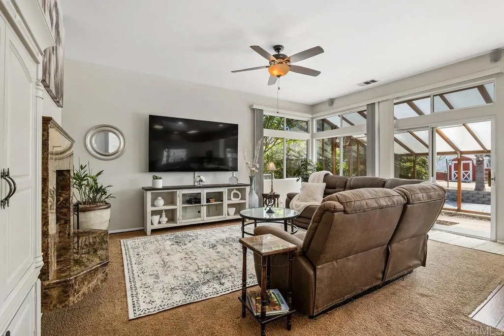 https://cdn.realtyfeed.com/cdn/127/305810635/ff45c7e5841579febe17a1ec3f37fd81.webp