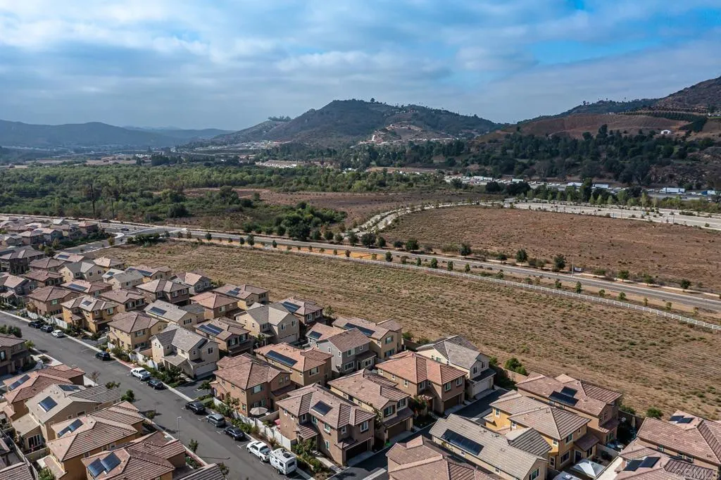 https://cdn.realtyfeed.com/cdn/127/305811100/266241c122920d53fa0ec3b344bbb6d3.webp