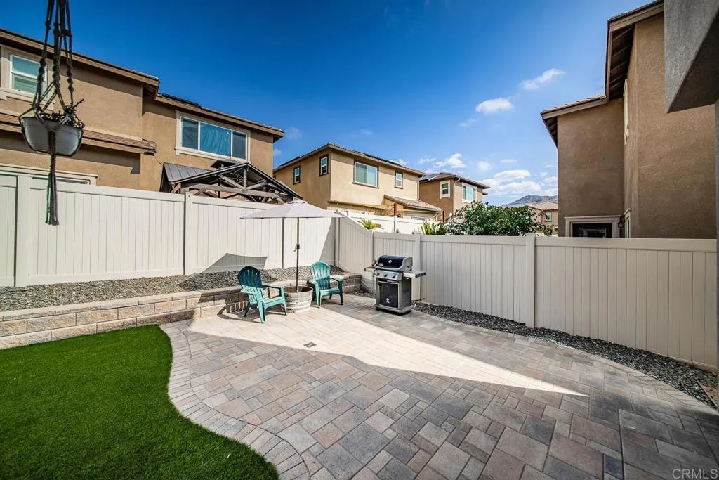 https://cdn.realtyfeed.com/cdn/127/305811100/59a63807f9db5c12578248806f268388.webp
