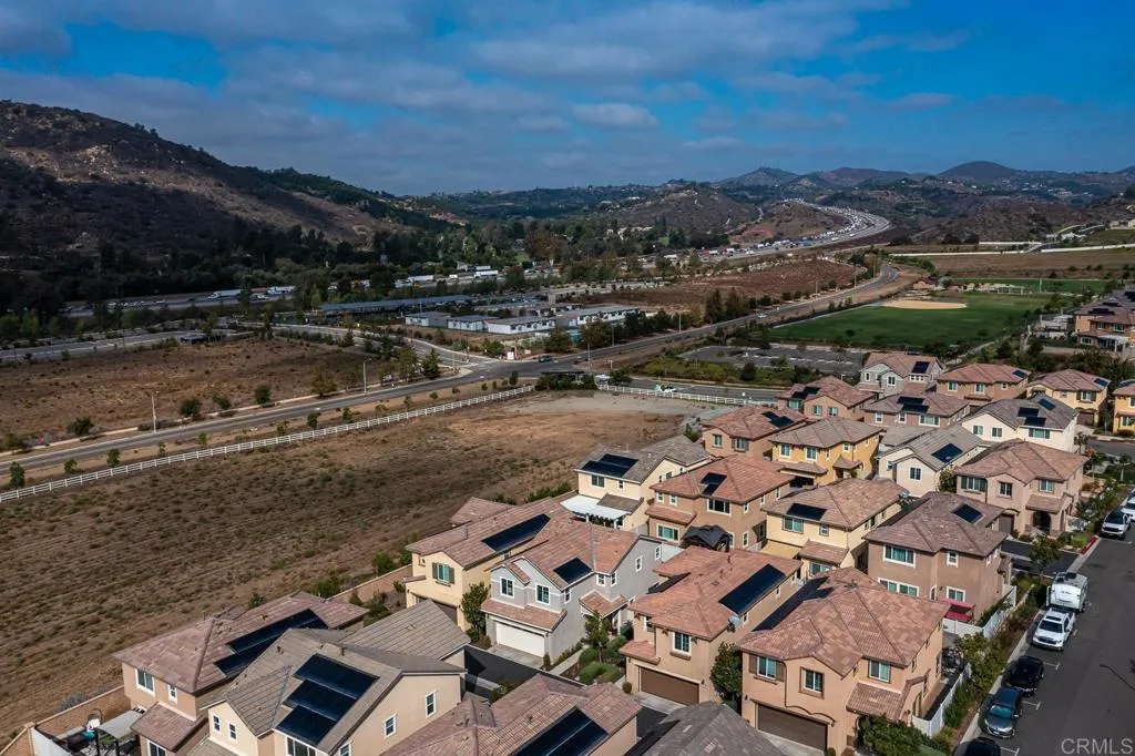 https://cdn.realtyfeed.com/cdn/127/305811100/59b56815f2b2381dc65e13283565e333.webp