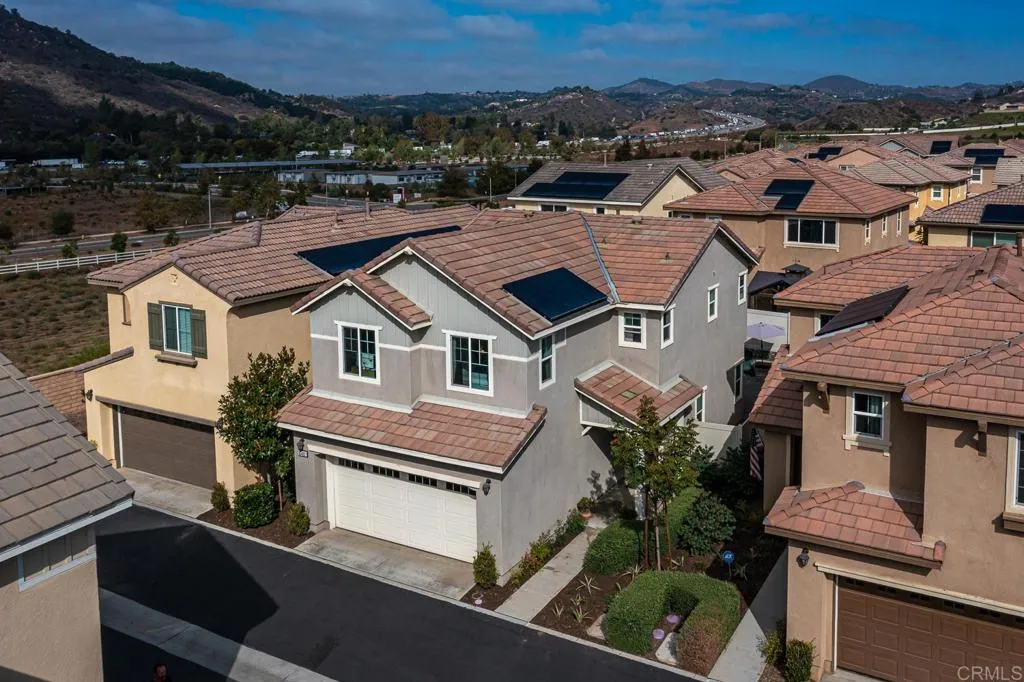https://cdn.realtyfeed.com/cdn/127/305811100/6c52e24d0e84b6facea242598b984ad2.webp