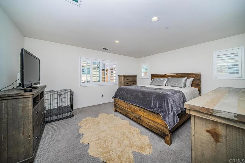 https://cdn.realtyfeed.com/cdn/127/305811100/8ddc843f131be7b18edd88709e36c88d.webp