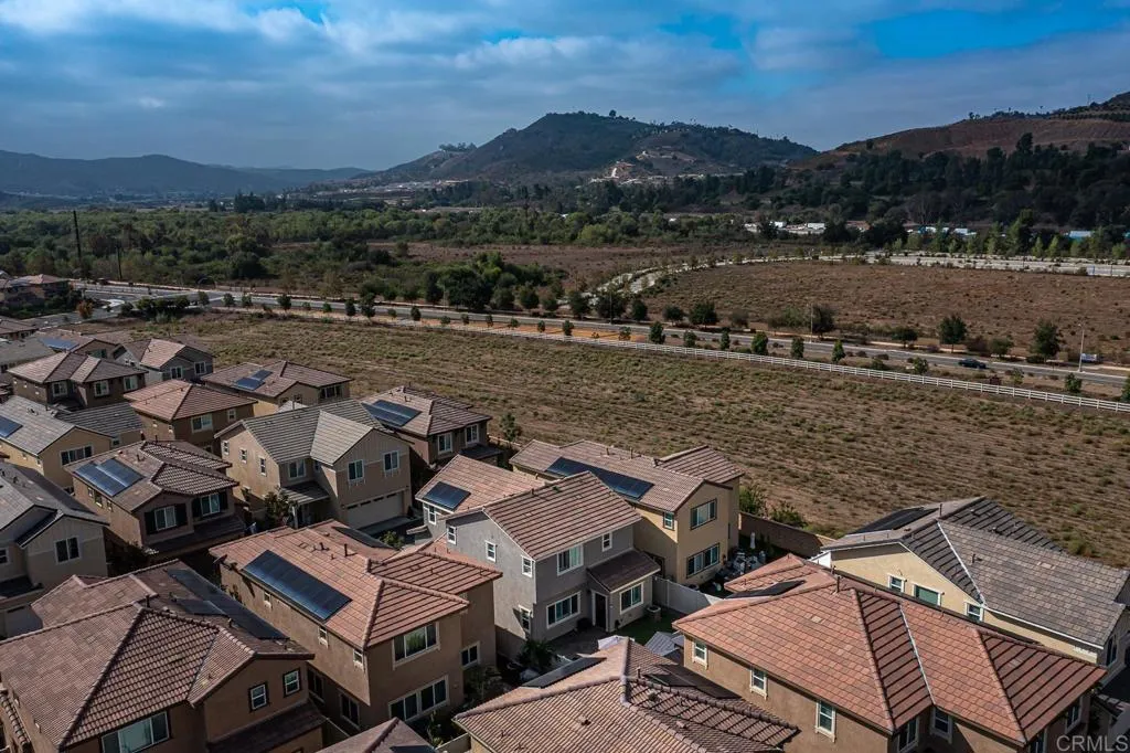 https://cdn.realtyfeed.com/cdn/127/305811100/9aafb1f024670b58fa05de9258db73ab.webp
