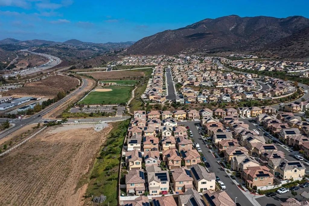 https://cdn.realtyfeed.com/cdn/127/305811100/a8cfff35ca2dba14780116531e9570a7.webp