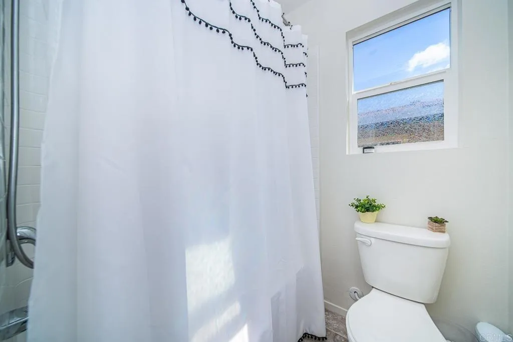 https://cdn.realtyfeed.com/cdn/127/305811100/b156f30715f6c6a55053d15d5f6176c5.webp