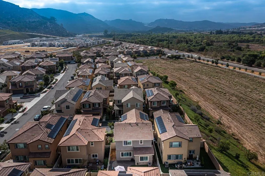 https://cdn.realtyfeed.com/cdn/127/305811100/b7a2f1e9d001a4e5e92d7b7f6df4d88c.webp