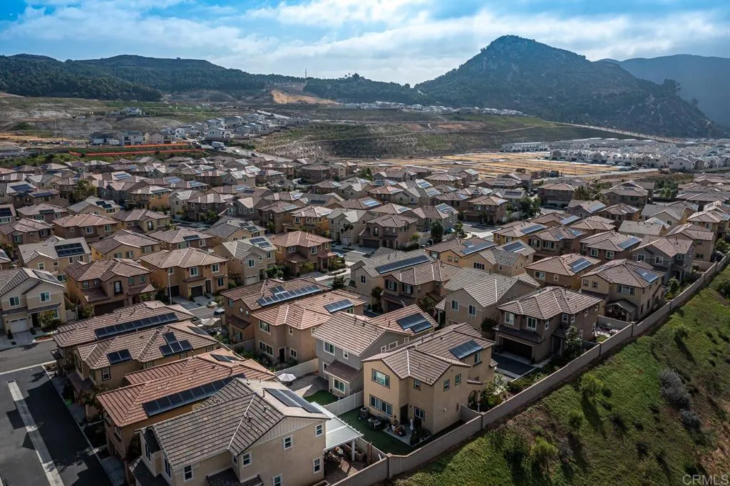 https://cdn.realtyfeed.com/cdn/127/305811100/d1fca16f823bee74dd2ced9a07b2167d.webp