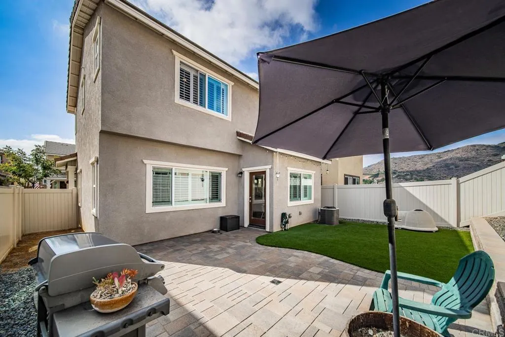 https://cdn.realtyfeed.com/cdn/127/305811100/da350e8d656d4529de9862139b2423f0.webp