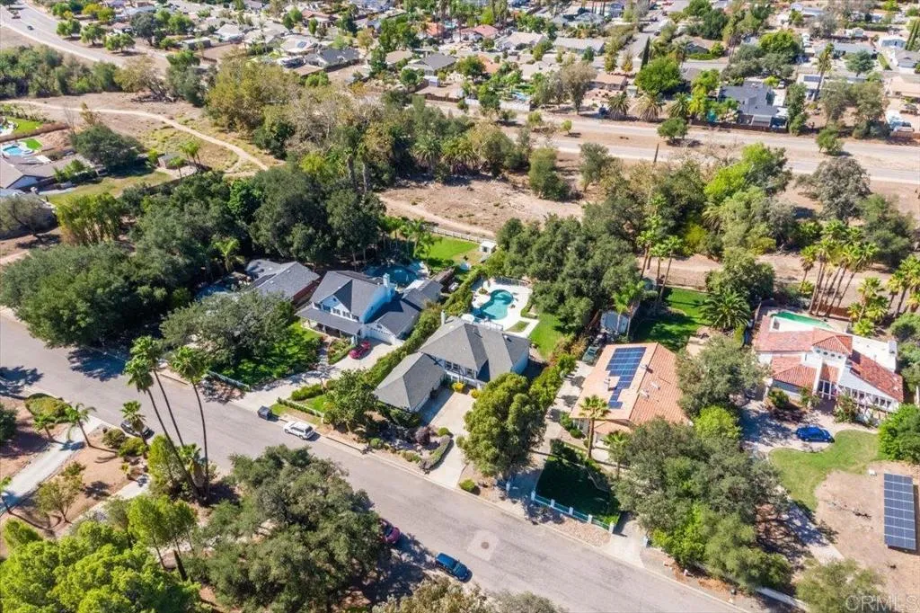 https://cdn.realtyfeed.com/cdn/127/305811388/6afe2ae27fc3086066b6d5c0bd8cc544.webp