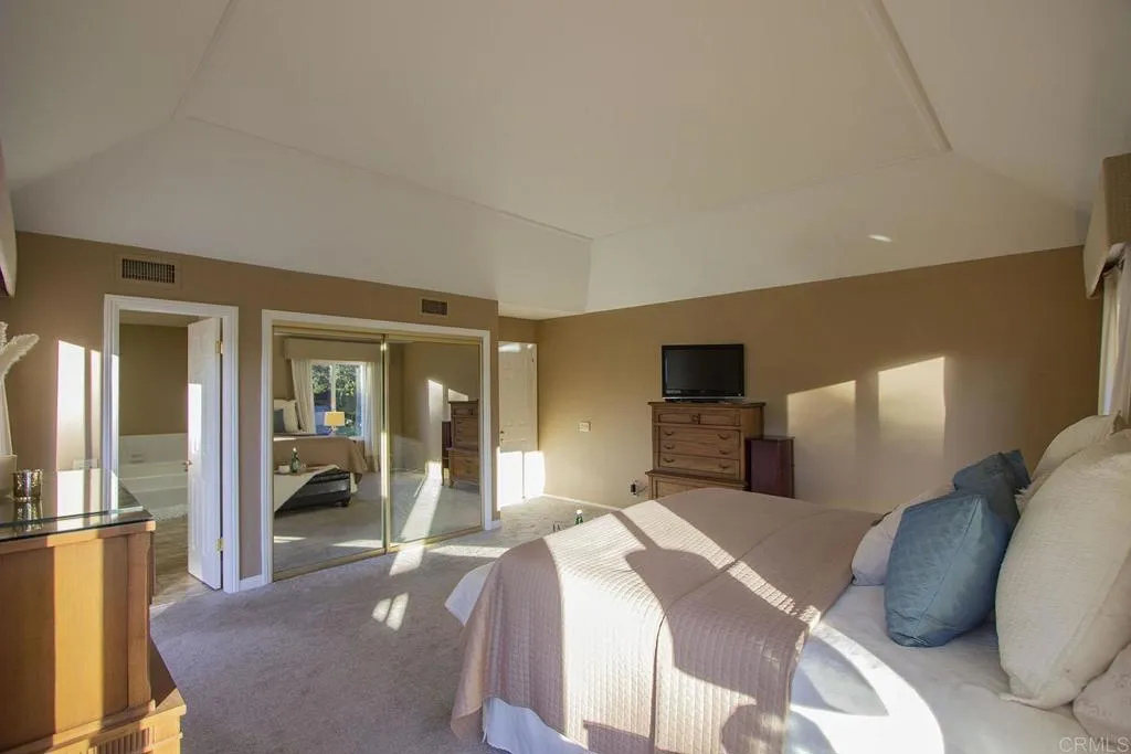 https://cdn.realtyfeed.com/cdn/127/305811388/828c3905feb1d430c7a91b01e2b9bbd3.webp