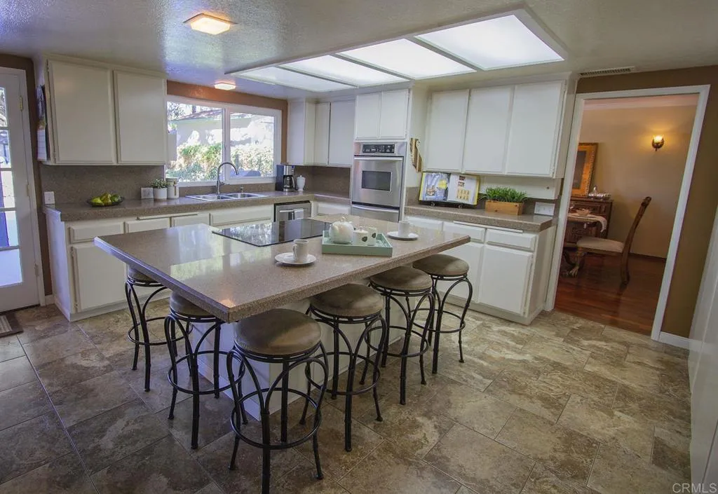 https://cdn.realtyfeed.com/cdn/127/305811388/919b479b4c279c9dbc3960a737a2656d.webp
