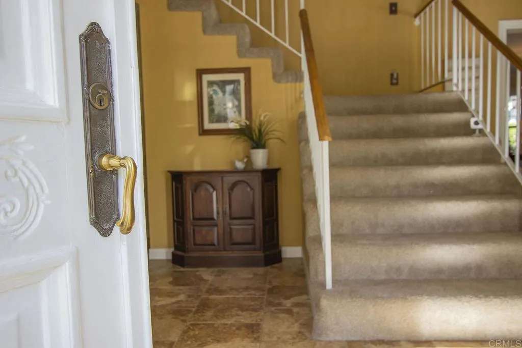 https://cdn.realtyfeed.com/cdn/127/305811388/933877eccba99f918db2c62bebba0727.webp