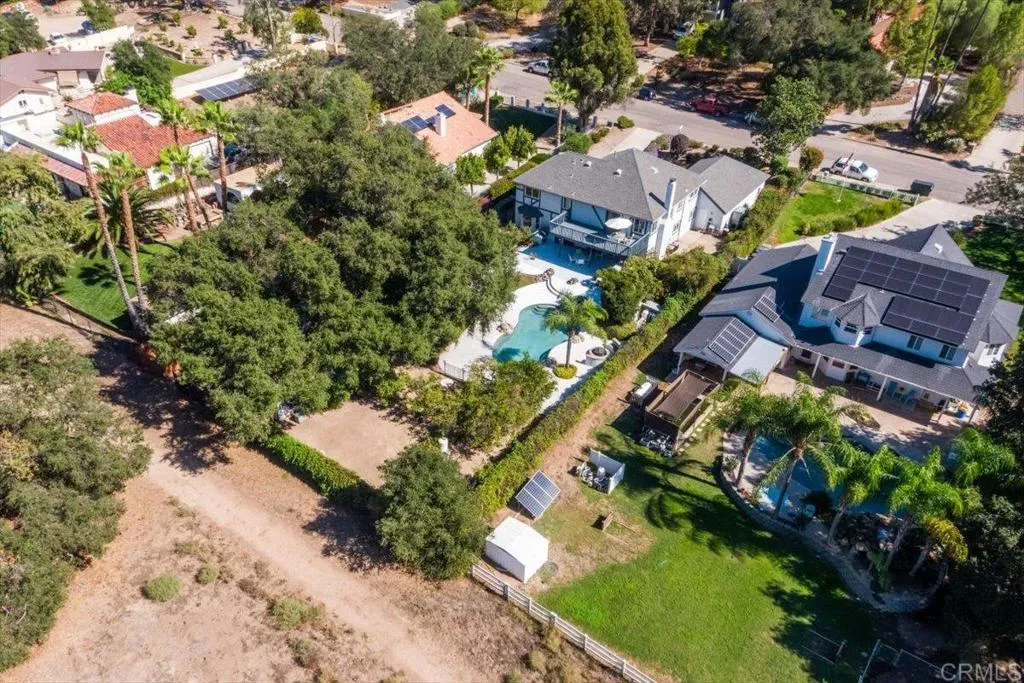 https://cdn.realtyfeed.com/cdn/127/305811388/9cf1f990eaa00c92c15e81f8026d94e4.webp