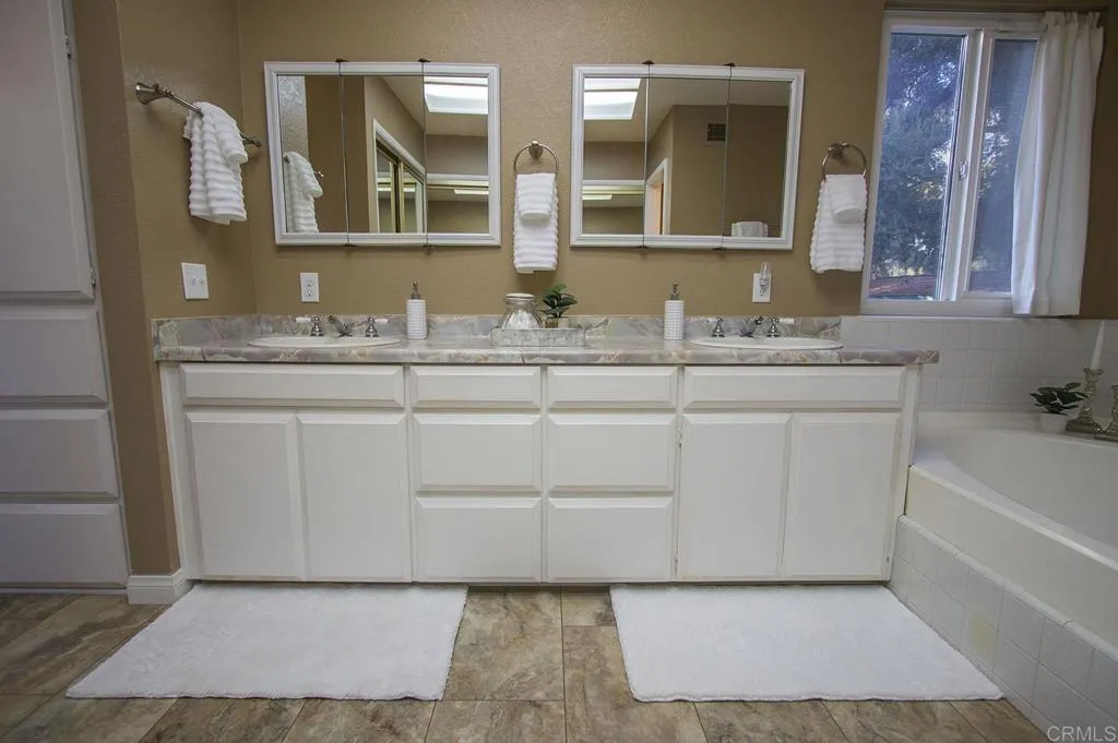 https://cdn.realtyfeed.com/cdn/127/305811388/a1376f52ff0b1f32649e0471c667d5dd.webp
