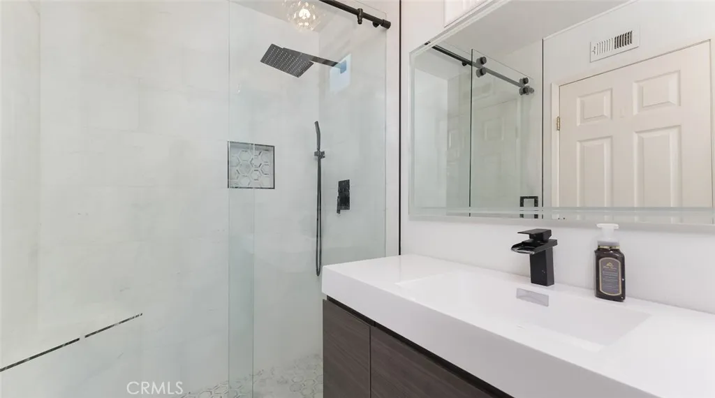 https://cdn.realtyfeed.com/cdn/127/305813506/4a8d74e49b4c353d8f45eb3bc933eb9d.webp