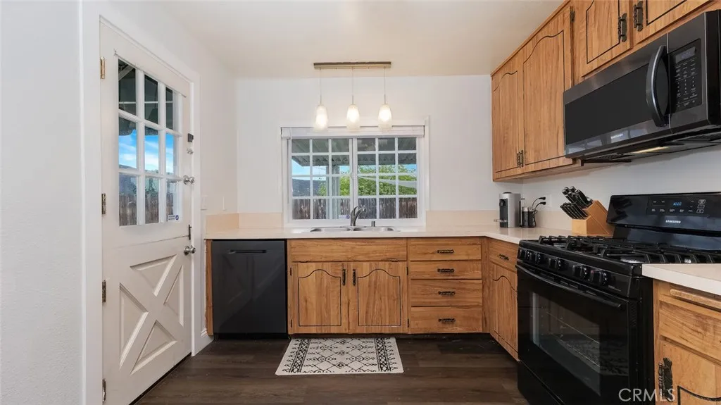 https://cdn.realtyfeed.com/cdn/127/305813506/75f3d1935e8ffc4b19f8a3bd69fd2369.webp