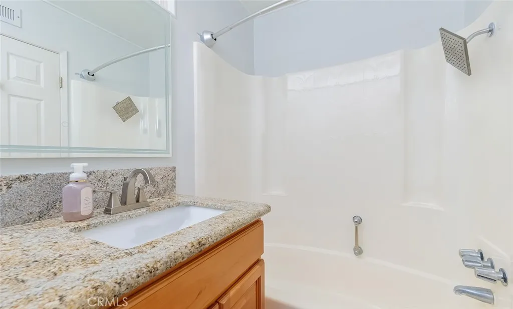 https://cdn.realtyfeed.com/cdn/127/305813506/bf7c7e0c6059607caad4a8ed1108c759.webp