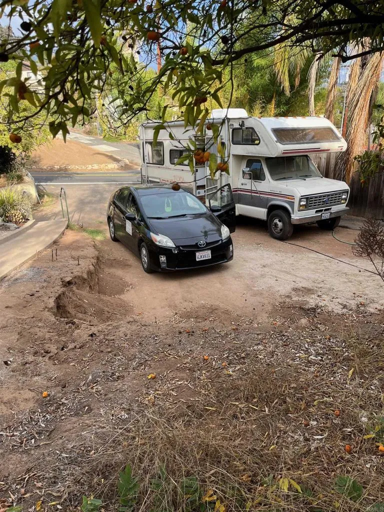 https://cdn.realtyfeed.com/cdn/127/305815633/0c3159dcd716a8e5b2ed18e4c1283fb7.webp
