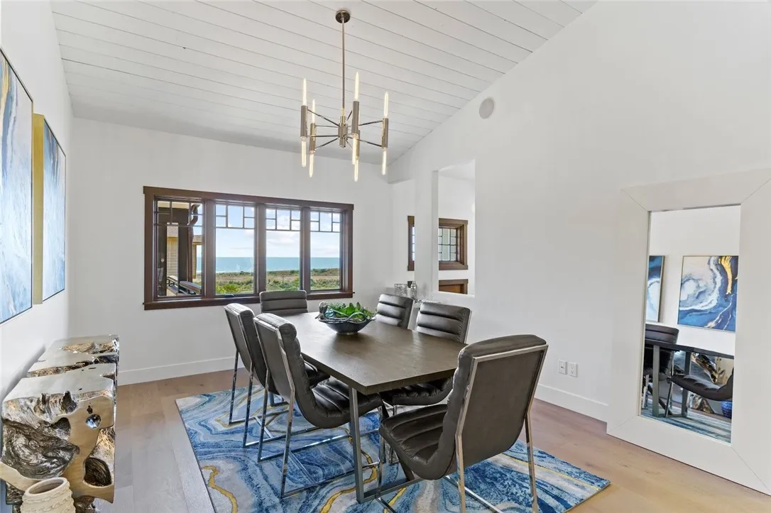 https://cdn.realtyfeed.com/cdn/127/305816198/3849fb80de49244a0436eb0cef5bbbb4.webp