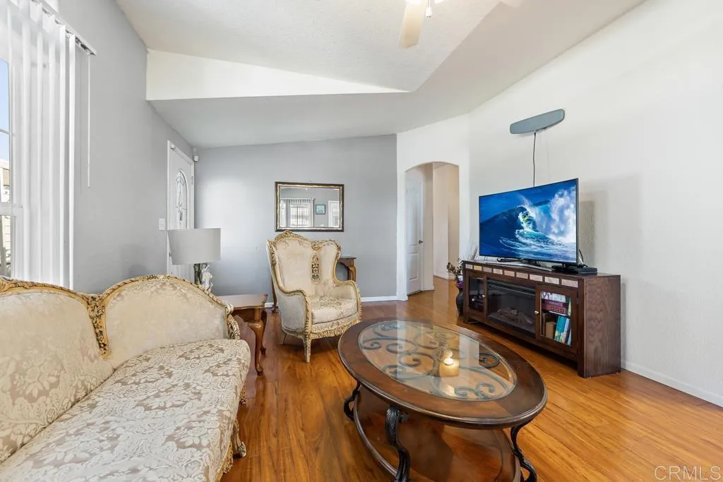https://cdn.realtyfeed.com/cdn/127/305817036/8d028aba92344f8202eb32a66cc7310c.webp