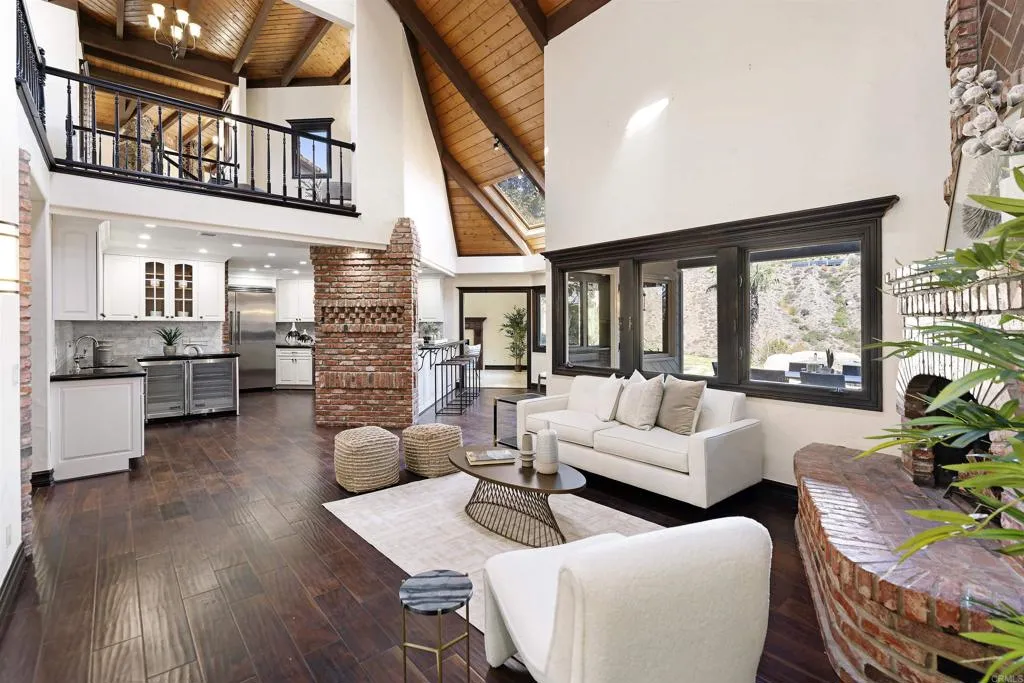 https://cdn.realtyfeed.com/cdn/127/305817710/65e5c63071480f21be6ca093e1b98664.webp