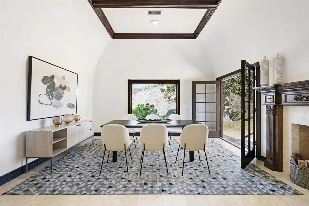 https://cdn.realtyfeed.com/cdn/127/305817710/6a070b874ba2dd02d0f33351f584b432.webp