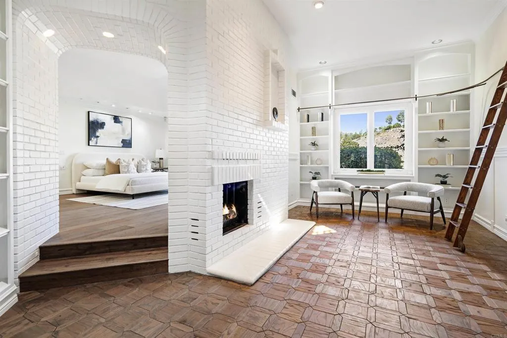 https://cdn.realtyfeed.com/cdn/127/305817710/7a89ea43eacfc03a10031b0861645a0d.webp