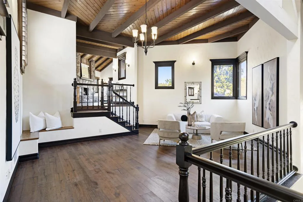 https://cdn.realtyfeed.com/cdn/127/305817710/8b6f94362ba92d00580c043ff98ec559.webp