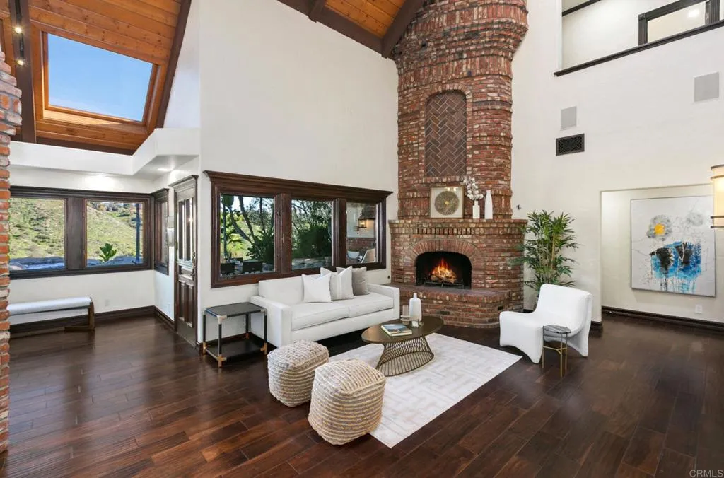 https://cdn.realtyfeed.com/cdn/127/305817710/92316389c178ac23642ef2931637b3d9.webp