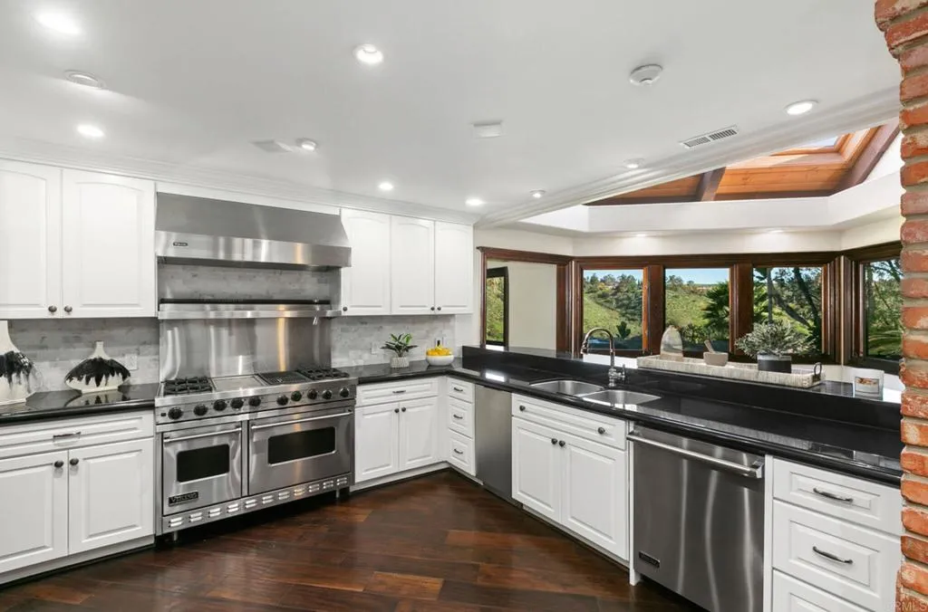 https://cdn.realtyfeed.com/cdn/127/305817710/9494f71c59cb2f44ab5ab7616be5f059.webp