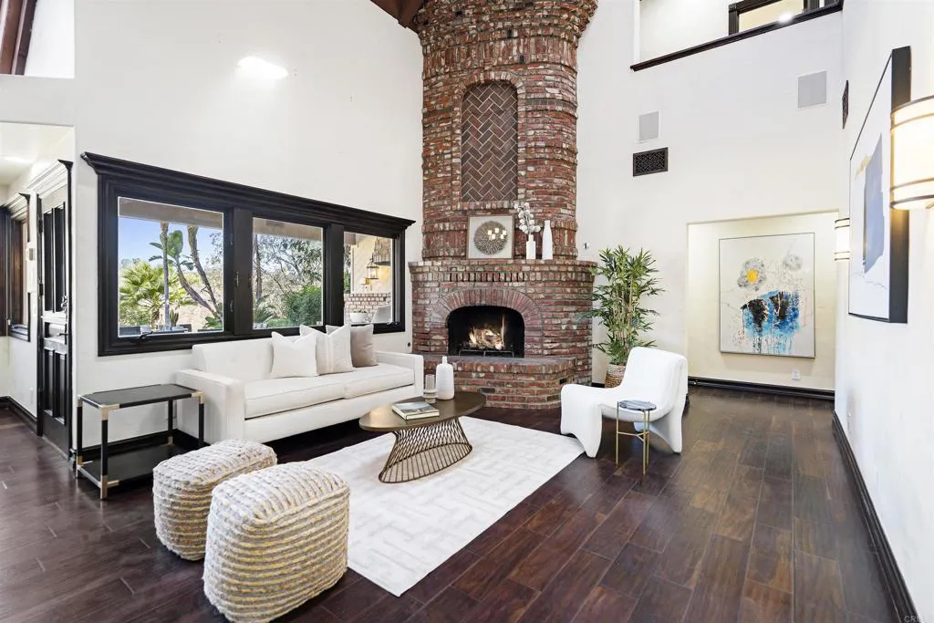 https://cdn.realtyfeed.com/cdn/127/305817710/9cb6f72eb22d6101adb6afaada8b9c3b.webp