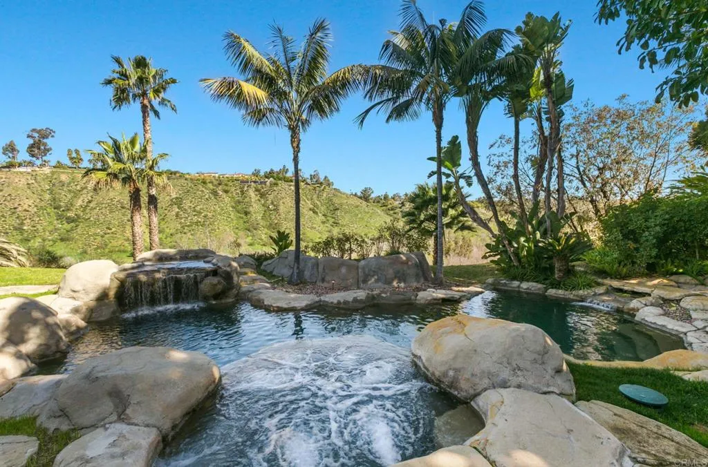 https://cdn.realtyfeed.com/cdn/127/305817710/b4bd1596b438231bd88298792d569691.webp