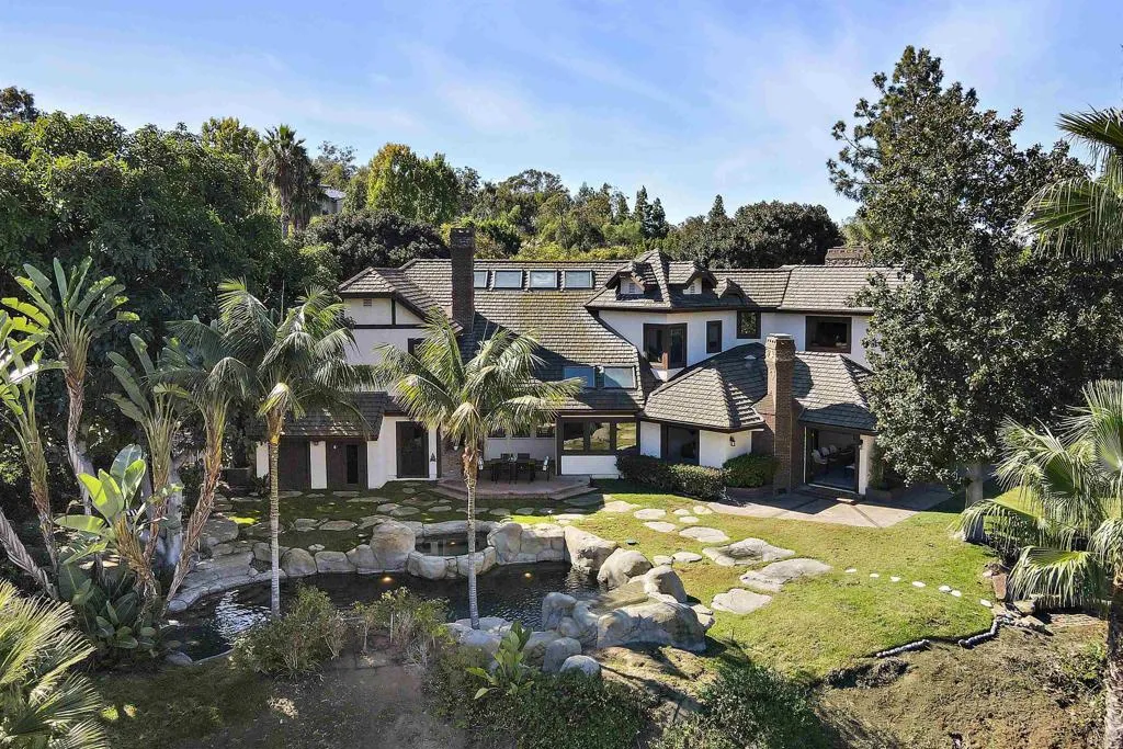 https://cdn.realtyfeed.com/cdn/127/305817710/bc58485e3f46943cb0eddfaec8f6ea77.webp